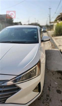 هیوندای ئەلەنترا